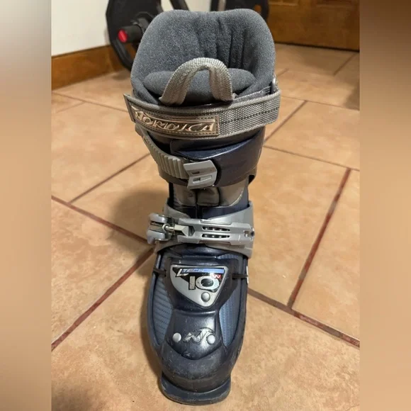 Nordica T-Tech 10W Women’s Ski Boots – Size 7.5 – Adjustable Fit – Gray/Blue - Picture 4 of 7
